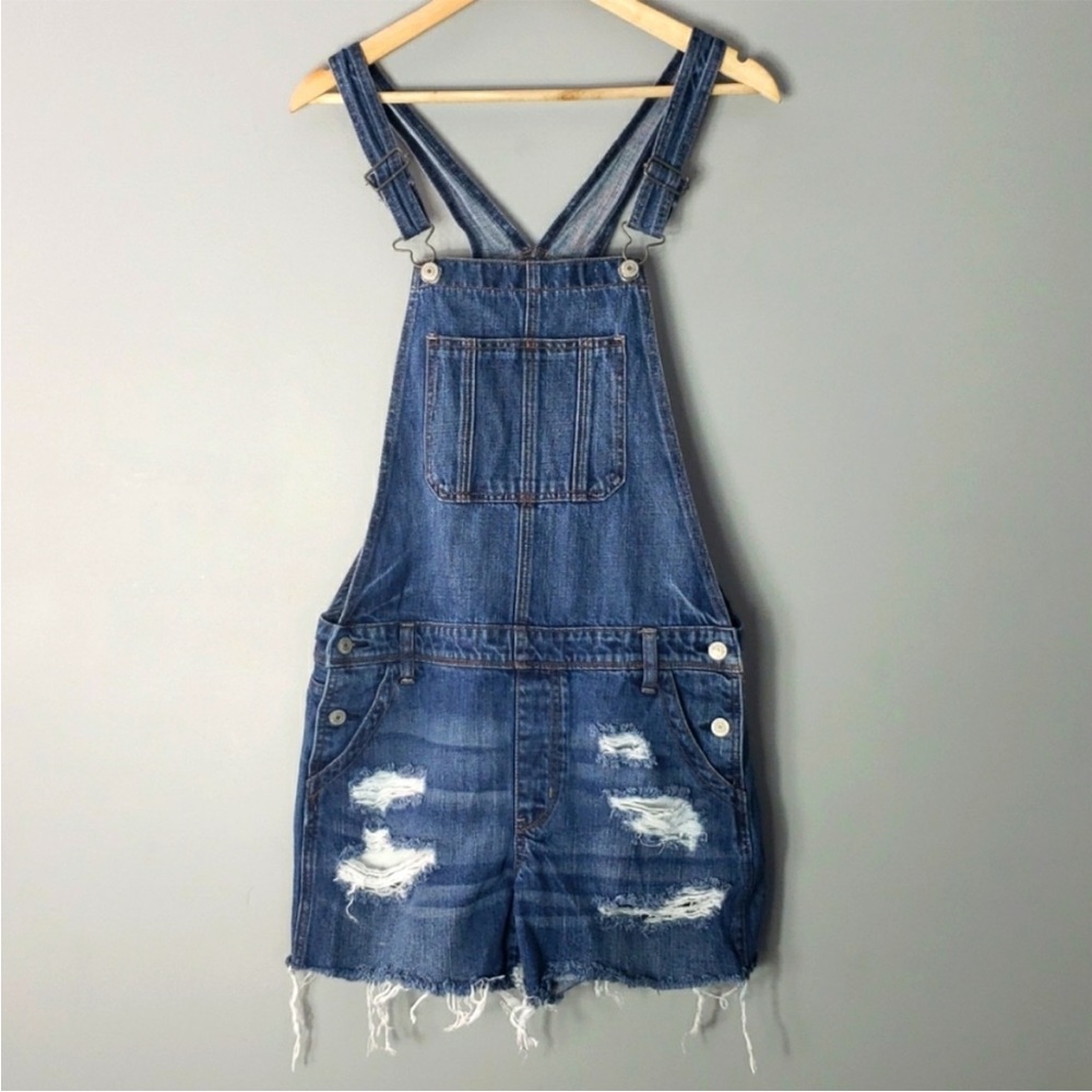 American Eagle Distressed Tomgirl Shortall Denim
Overalls in Medium Wash, Small - Picture 3 of 6